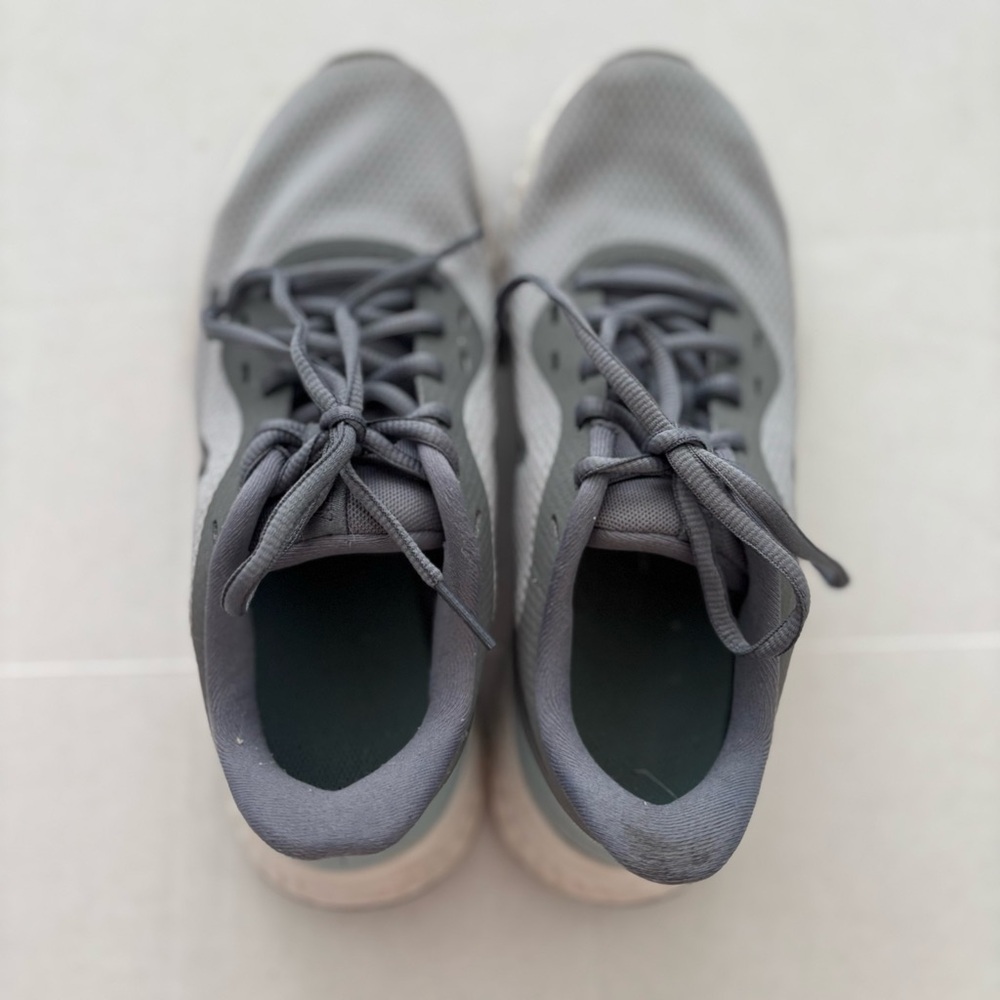 Nike Women's Sneakers Size 7 W Gray/Silver Athletic Running Shoes BQ6716-001 - Picture 3 of 9